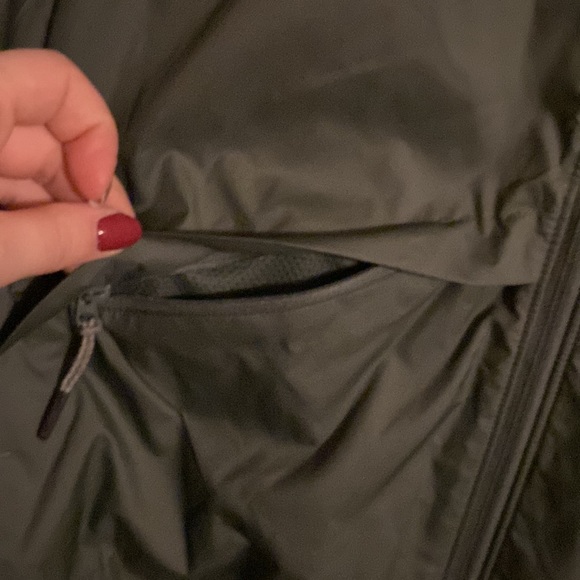 NWOT Nike Running windbreaker - Picture 3 of 6